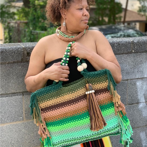 Green and Brown Macrame Bag With Fringes / 100% Handmade - Picture 9 of 12